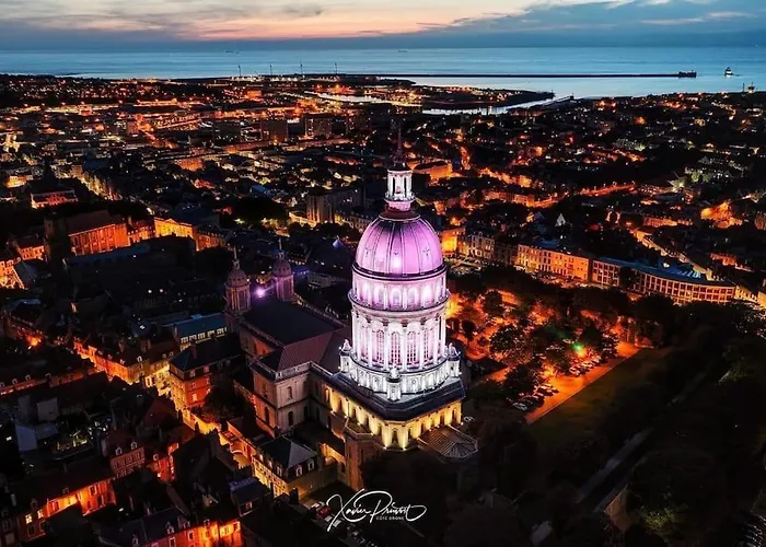 Le Tiki De Notre-Dame - Duplex Vue Cathedrale