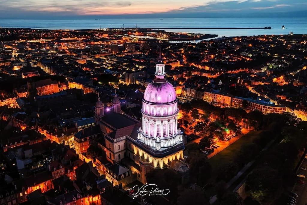Le Tiki De Notre-dame - Duplex Vue Cathedrale *